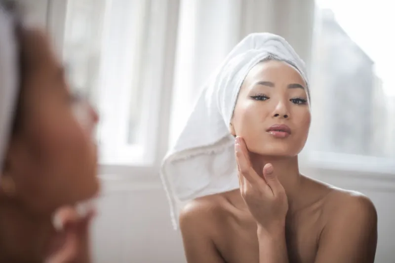 Mirror vs. Camera: Why Your Skin Never Looks the Same Twice (And Which One to Actually Trust)